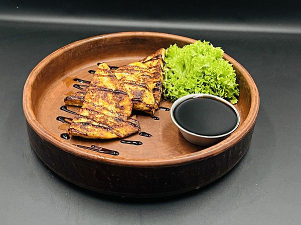 Жаренный Адыгейский сыр с соусом наршараб