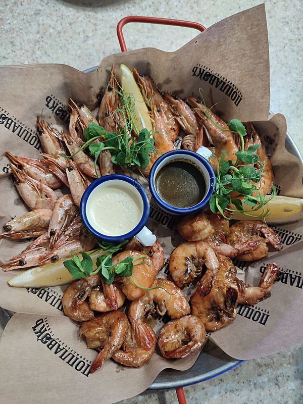 Креветки разные жаренные на рашпере