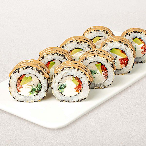 Ролл Цыпленок Чука с ореховым соусом