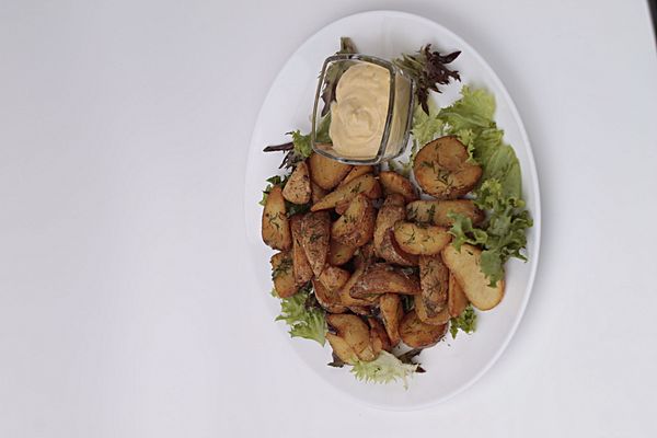 Картофель по-селянски с горчичным соусом