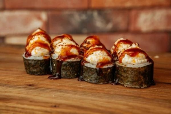 Запеченный ролл с угрем