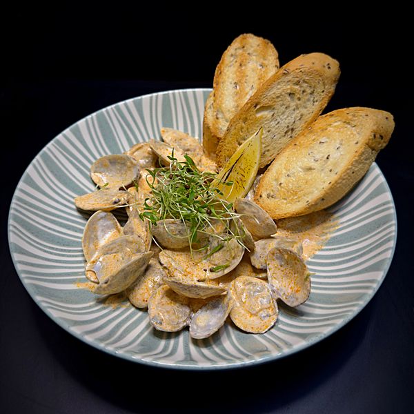 Вонголе в соусе Том Ям