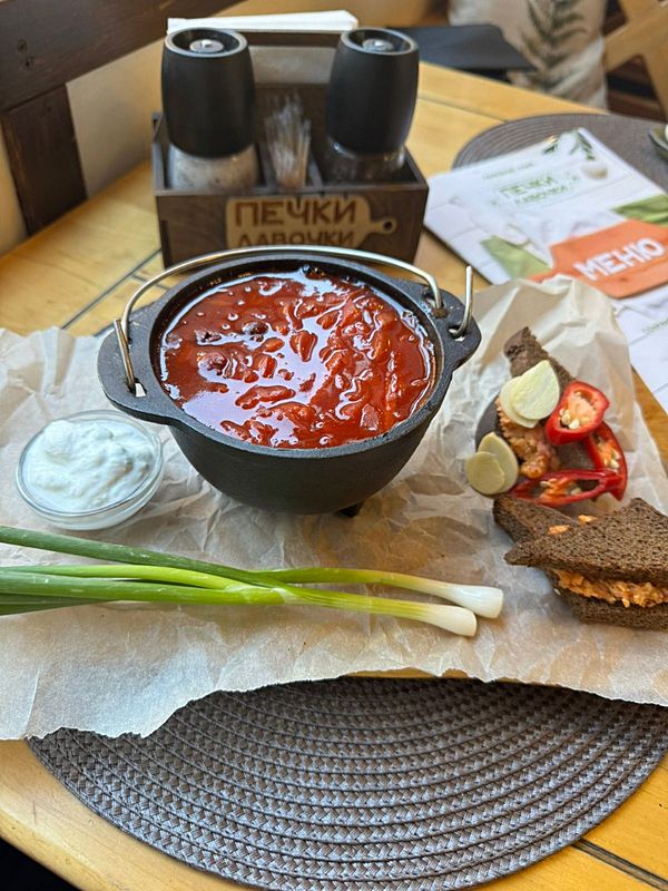 Авторский борщ с копченой вишней и ребром свиным