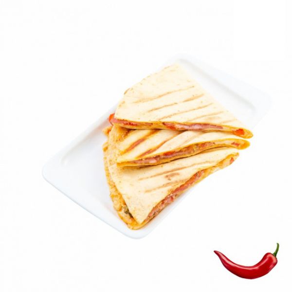 Кесадилья с говядиной и острым перцем