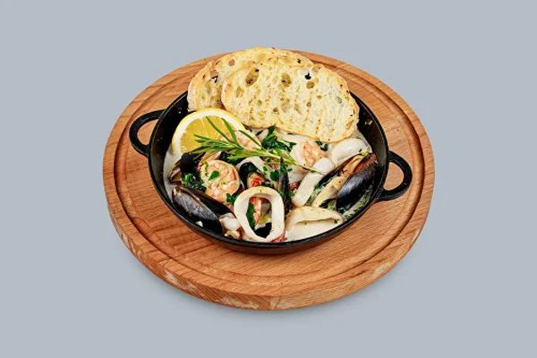 Сковорода с морепродуктами