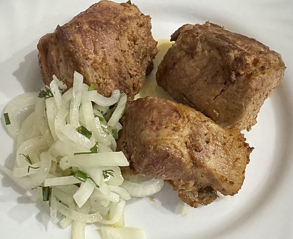 Свинина жареная с луком