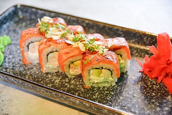 Ролл Обоженный с лососем