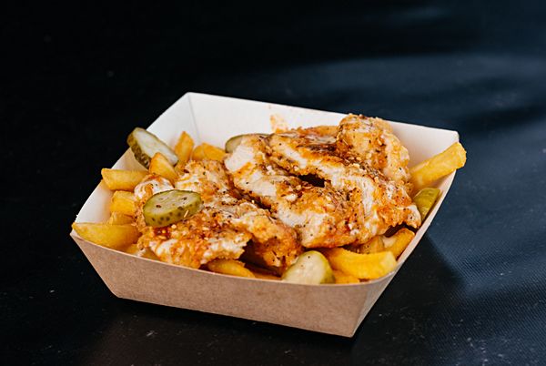 Картофель фри с курицей и соусом ранч