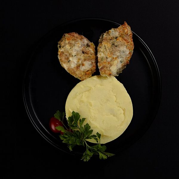 Пюре с куриной котлеткой
