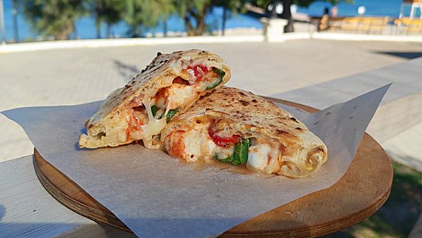 Фирменный кальцоне 