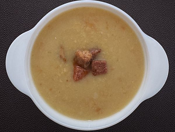 Суп гороховый с копченостями