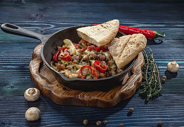 Сковородка со свининой