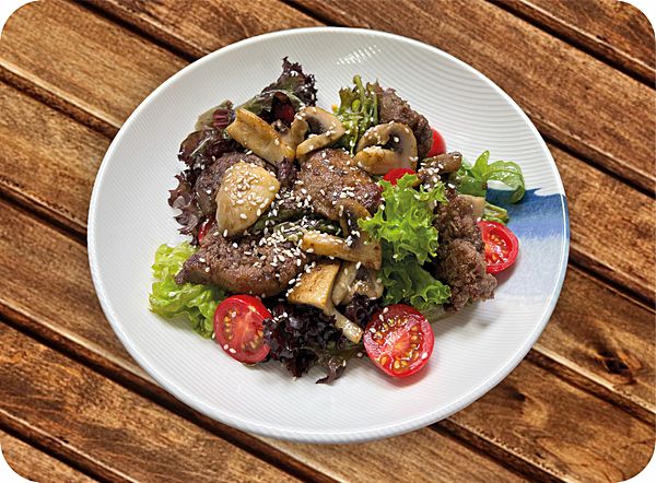 Салат с куриной печенью