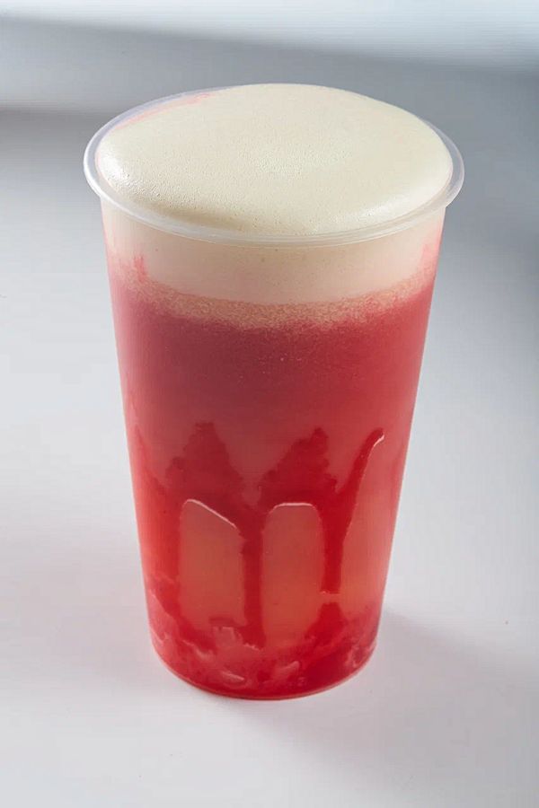 Розовая матча-клубника