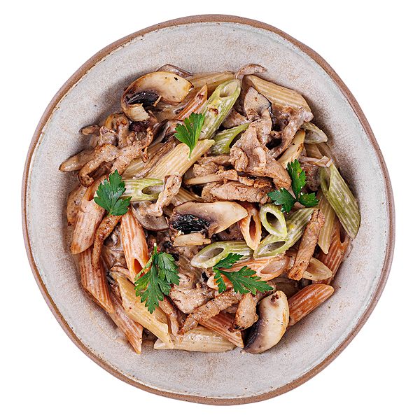 Паста с курицей и грибами