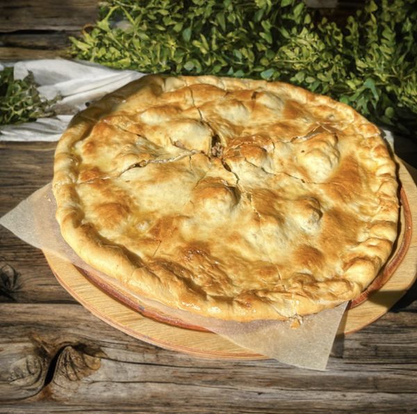 Кубдари с говядиной, перцем и томатами