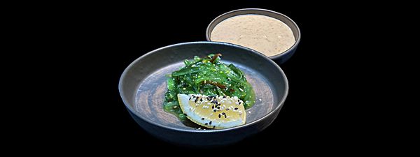 Салат Чука с ореховым соусом