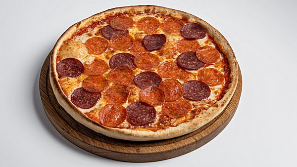Пицца салями-пеперони