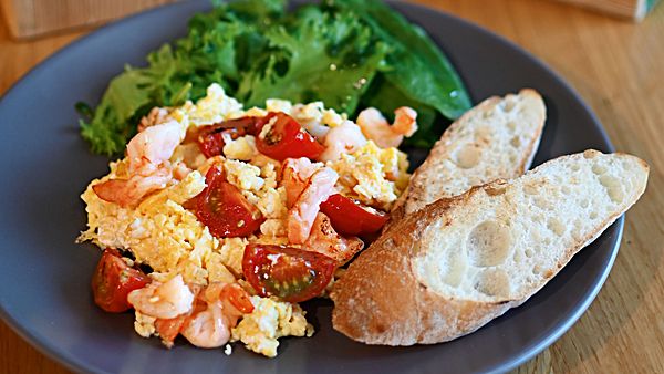 Скрамбл с креветкой