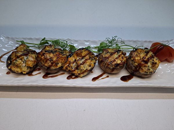 Шампиньоны фаршированные курицей