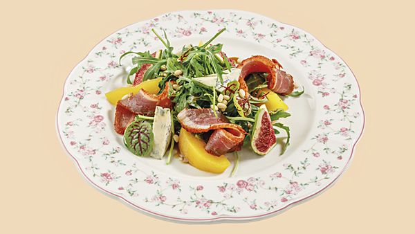 Салат с вяленой уткой