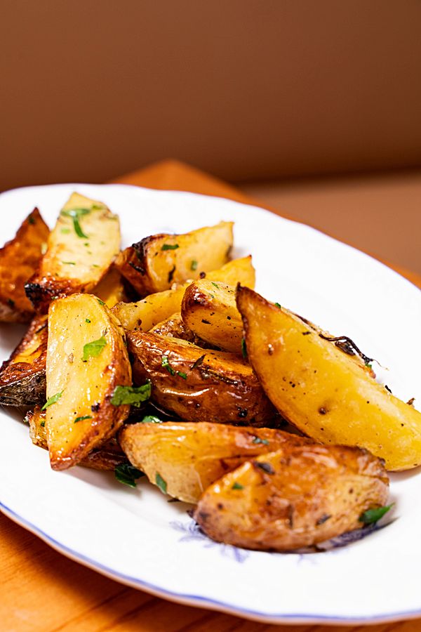 Печеный картофель с розмарином