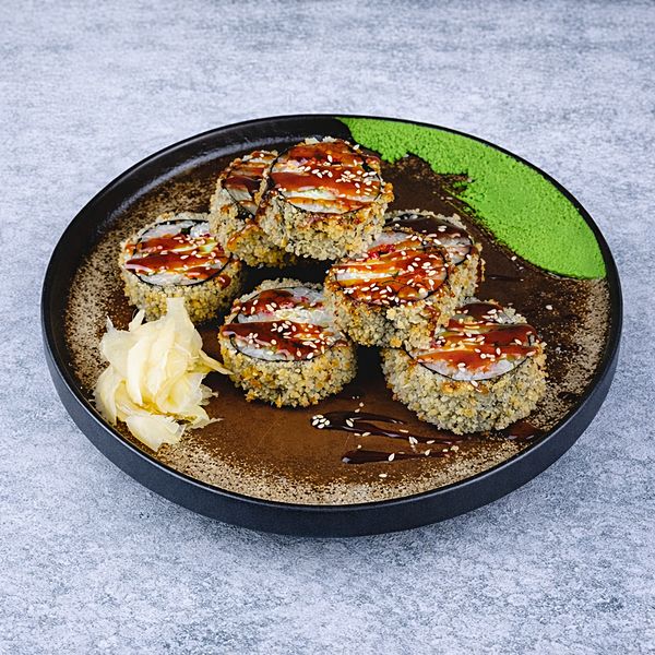 Ролл жаренный с лососем