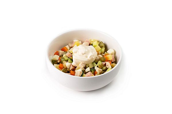 Салат Оливье с курицей