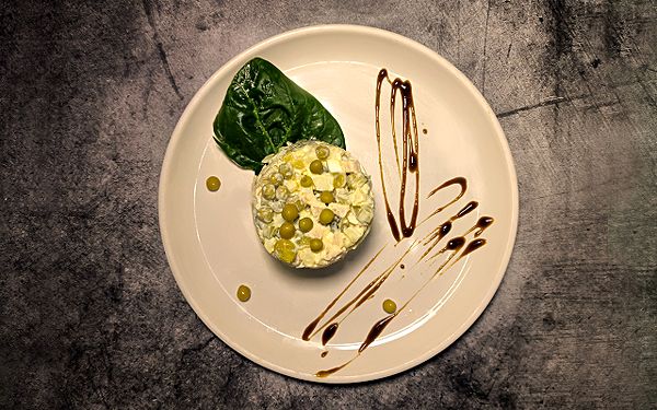 Оливье классический с колбасой