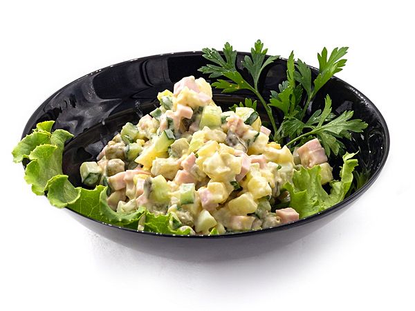 «Оливье» с молочной колбасой