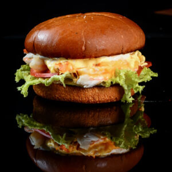 Бургер с креветкой