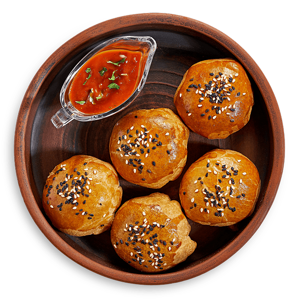 Мини-самса с бараниной и соусом сацебели