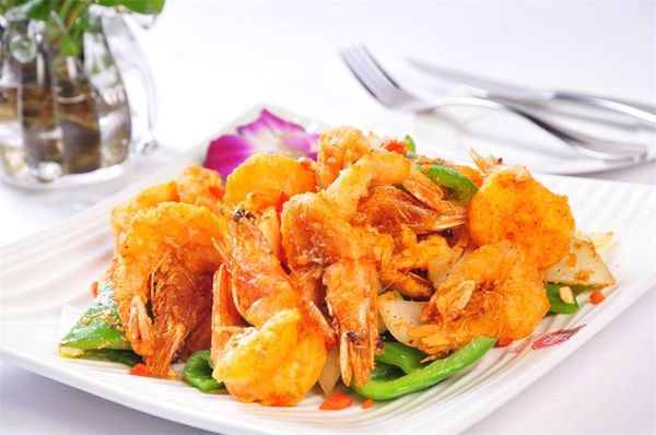 Жареные креветки с перцем