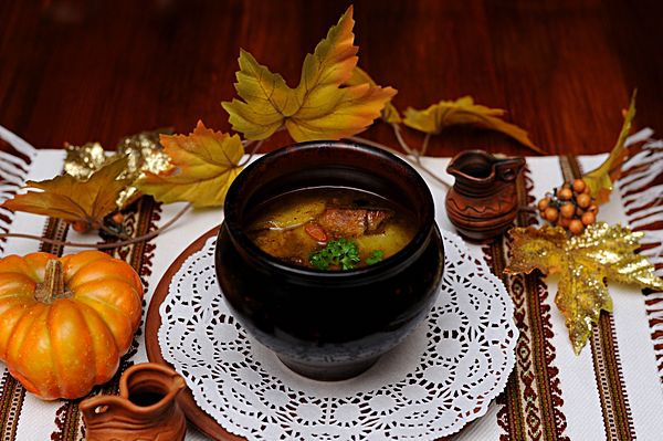 Жаркое с утиным филе и яблоками