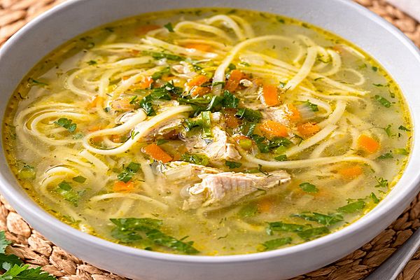Куриный суп с лапшой
