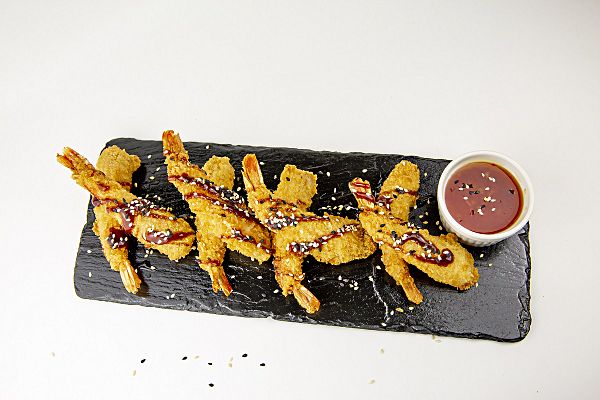 Тигровая креветка в сухарях панко с соусом свит чили