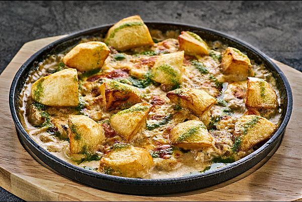 Сковородка со свининой и картофелем