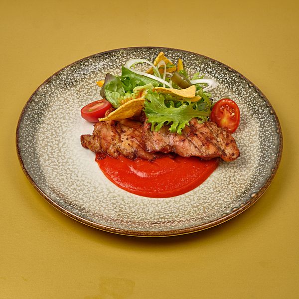 Куриное бедро с перечным мармеладом