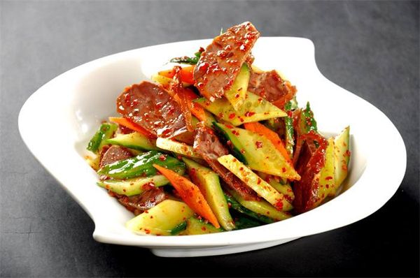 Салат из говядины с огурцом