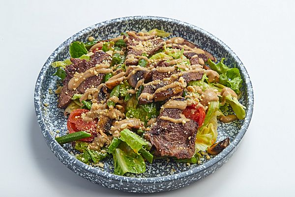 Салат с телятиной гриль