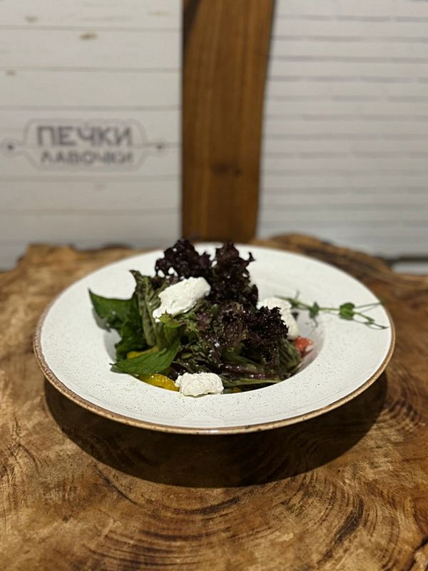 Салат «Песто» с творожным сыром