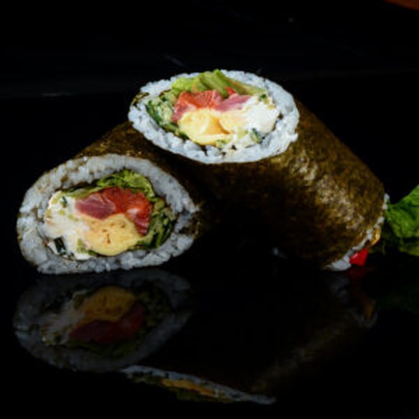 Кимбап с лососем