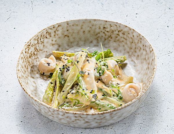 Жареный кальмар с роменом и сливочным унаги