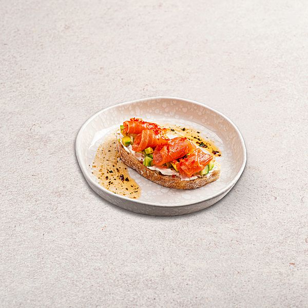 Брускетта с лососем