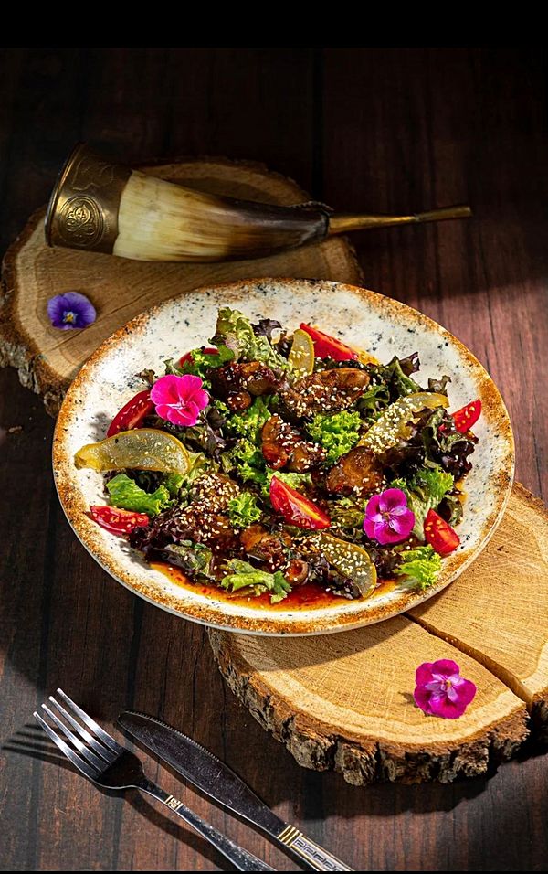 С печенью и карамелизированой грушей