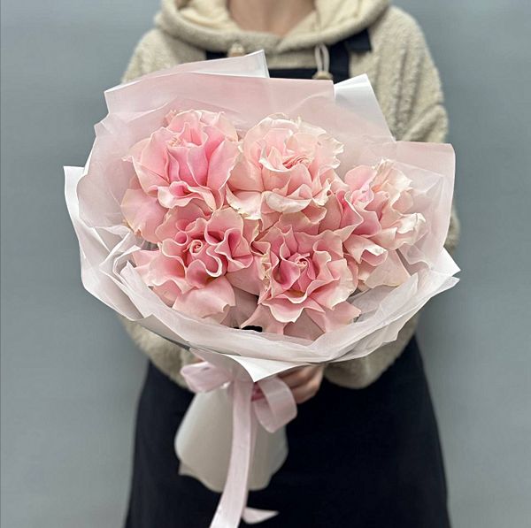 5 французских роз пинк мондиаль в оформление