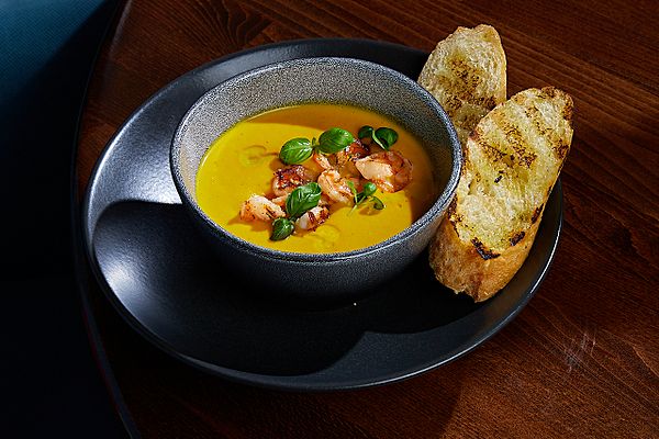 Тыквенный крем-суп с креветками