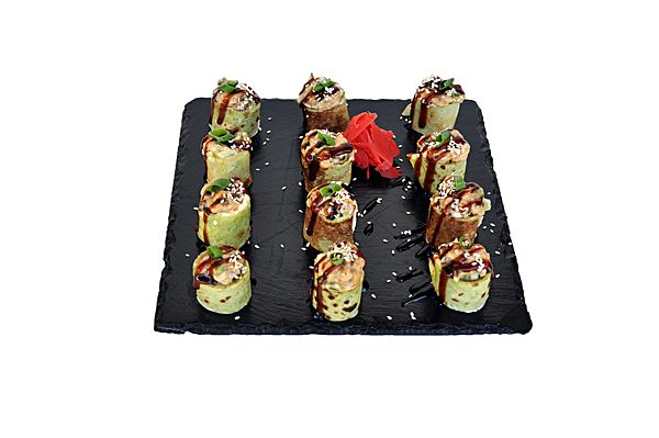 Шпинатные блины с угрем