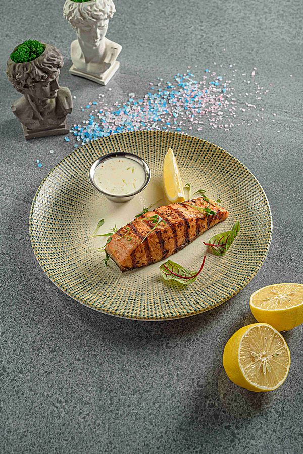 Стейк из сёмги под лимонным соусом