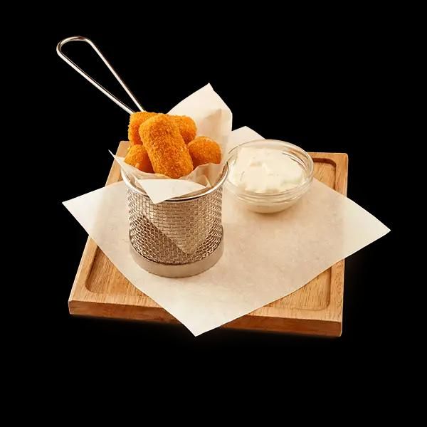 Сырные палочки с соусом 